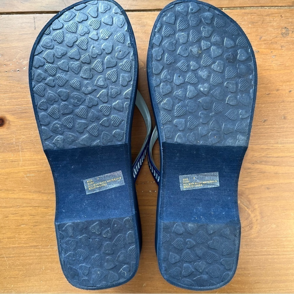 Brighton Women’s CALYPSO SHELL Sand Flip Flops
STYLE SAND NVY2 Navy Blue White 7 - Picture 15 of 15